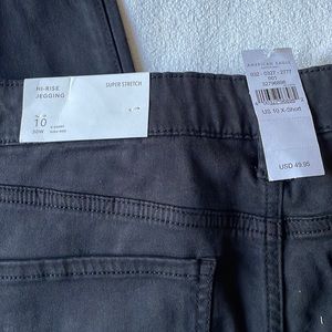American Eagle Brand new! Never worn. Doesn’t fit